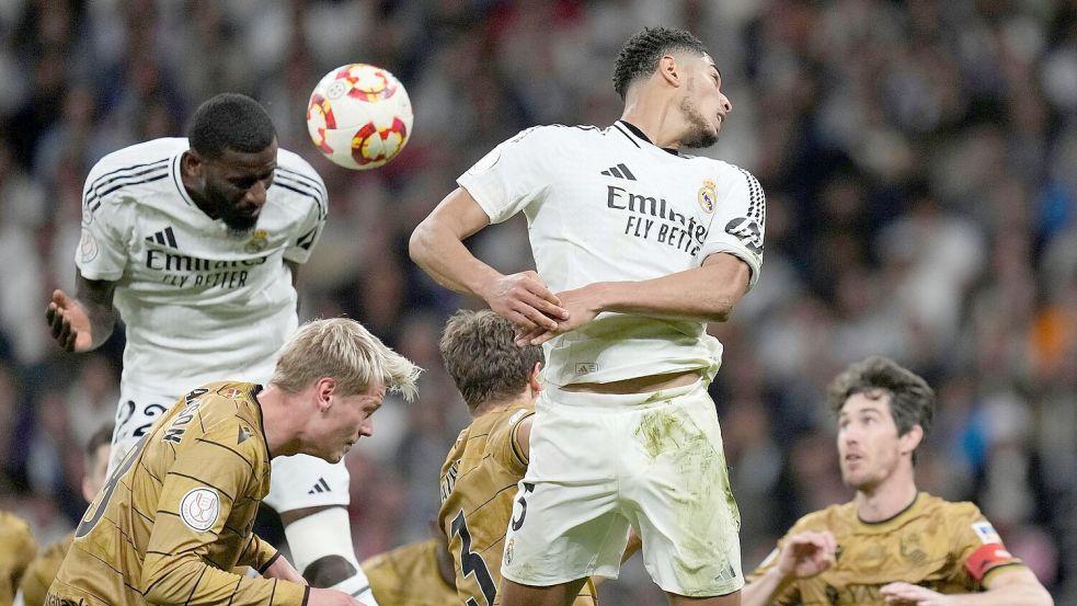 Der Kopfball zum Finale: Rüdiger erzielt für Real das entscheidende Tor. Foto: Bernat Armangue/AP/dpa