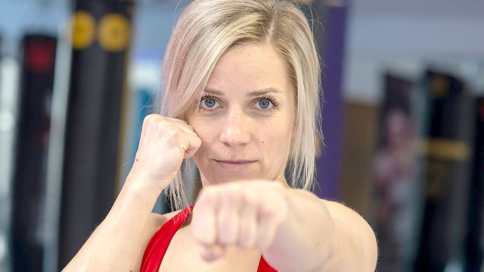 Tina Rupprecht kam im Teenageralter zum Boxen. Foto: Peter Kneffel/dpa