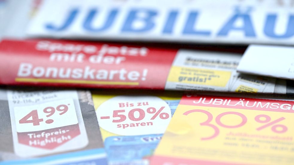 Viele Händler setzen weiterhin auf Print-Werbung. (Symbolbild) Foto: Wolf von Dewitz/dpa