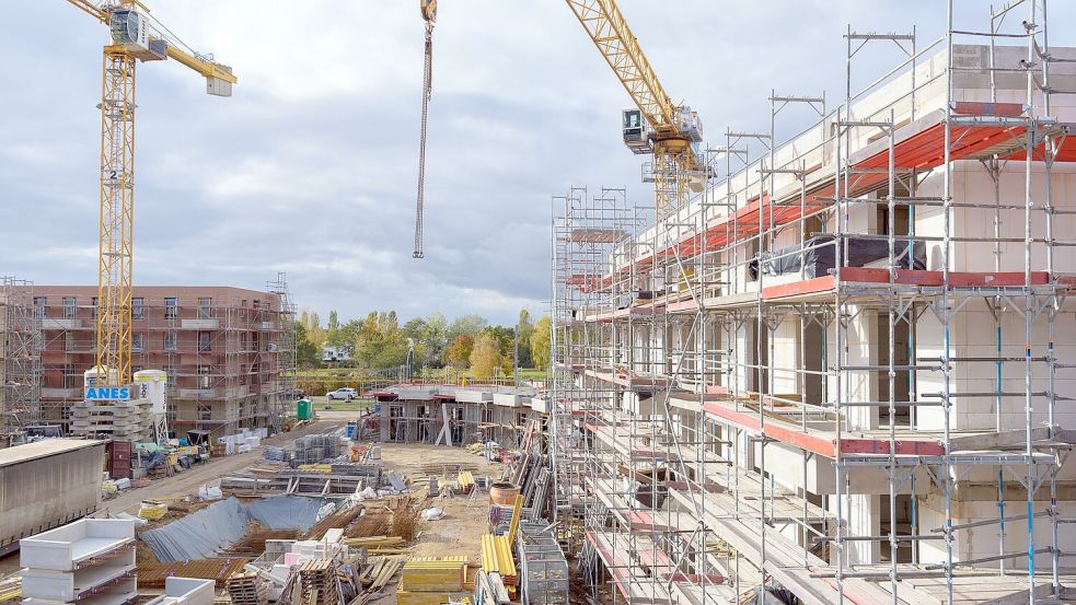 Wohnungen können nach Ansicht der Branche deutlich günstiger gebaut werden als bislang. (Archivbild) Foto: Soeren Stache/dpa-Zentralbild/dpa