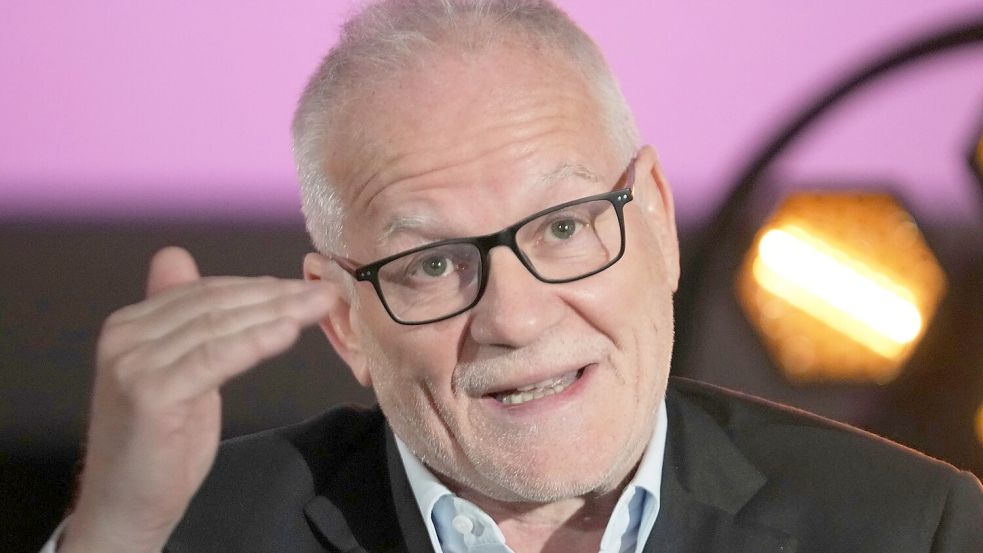 Festivaldirektor Thierry Frémaux bei der Pressekonferenz, auf der das Programm der 78. Internationalen Filmfestspiele von Cannes bekanntgegeben wird. Foto: Michel Euler/AP/dpa