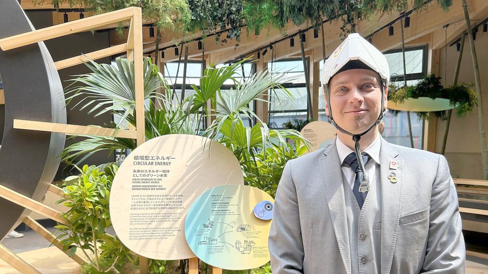 Der deutsche Pavillon - im Bild Christopher Hecker, der Direktor des Pavillons - dreht sich rund um das Thema Kreislaufwirtschaft und Nachhaltigkeit. Foto: Lars Nicolaysen/dpa