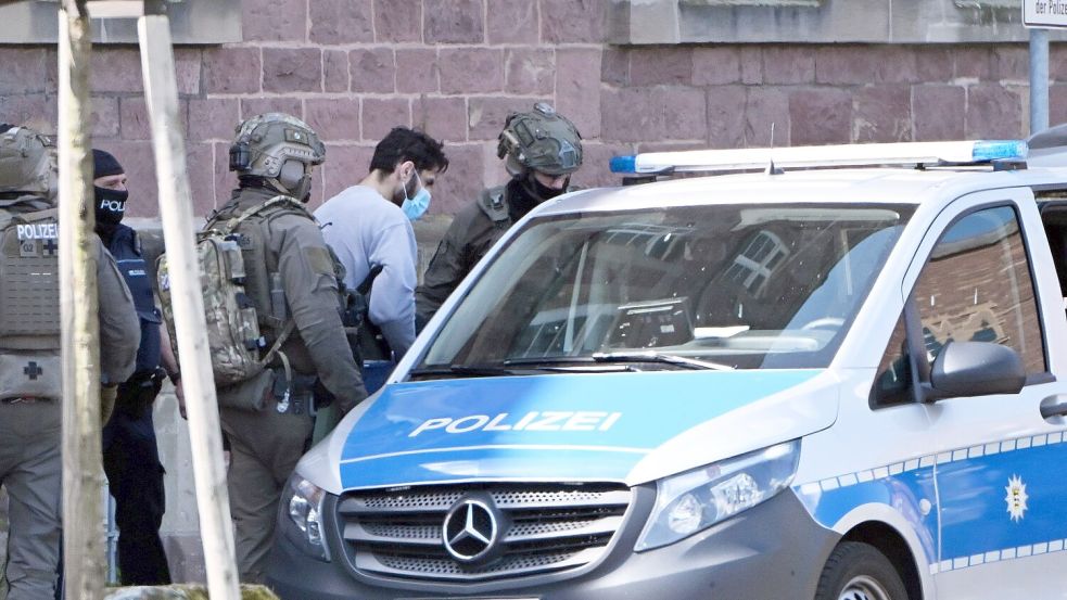Der Mann wurde dem Ermittlungsrichter des Bundesgerichtshofs vorgeführt. Foto: Uli Deck/dpa