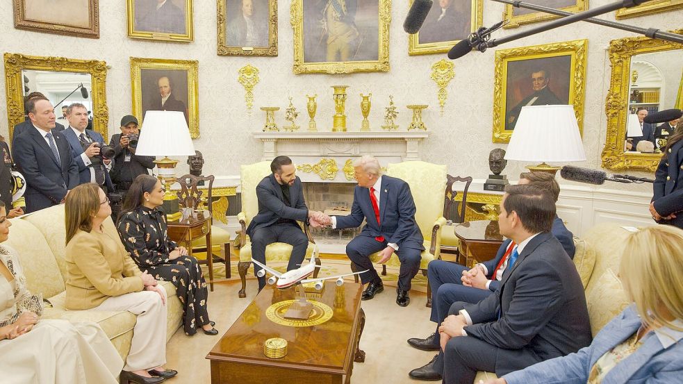 Trump greift wieder Selenskyj an Foto: ---/Presidencia El Salvador/dpa