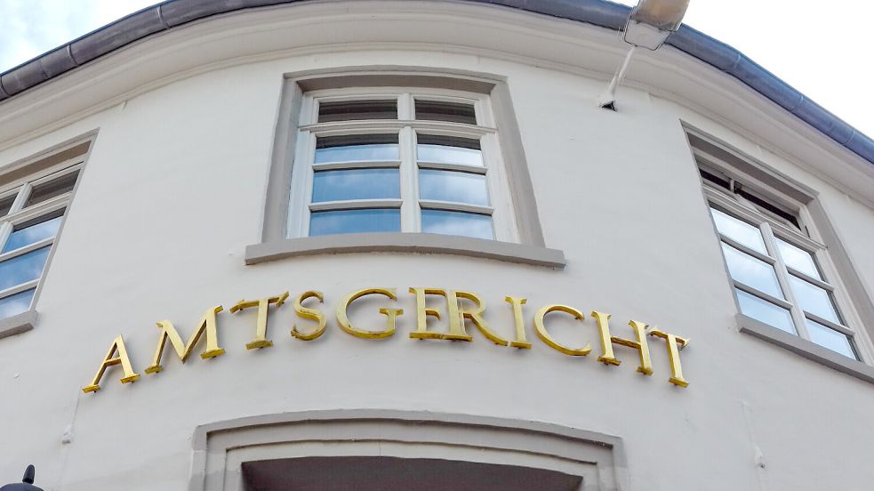 Vor dem Amtsgericht in Aurich wurde wegen des Vorwurfs der Unfallflucht verhandelt. Foto: Romuald Banik