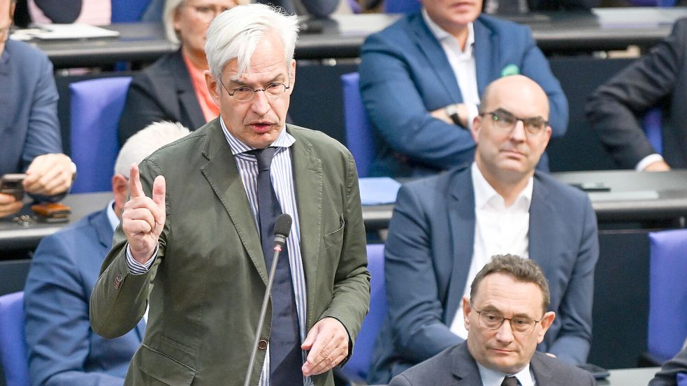 Mathias Middelberg ist für einen neuen Umgang mit der AfD im Bundestag. Laut dem CDU-Politiker aus Osnabrück solle man die Partei inhaltlich stellen. Foto: IMAGO/Fotostand
