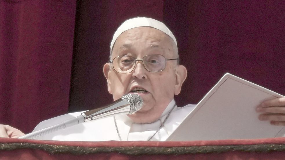 Papst Franziskus spendete am Ostersonntag noch den Segen „Urbi et Orbi“. Nicht einmal 24 Stunden später war er tot. Foto: dpa/AP/Andrew Medichini