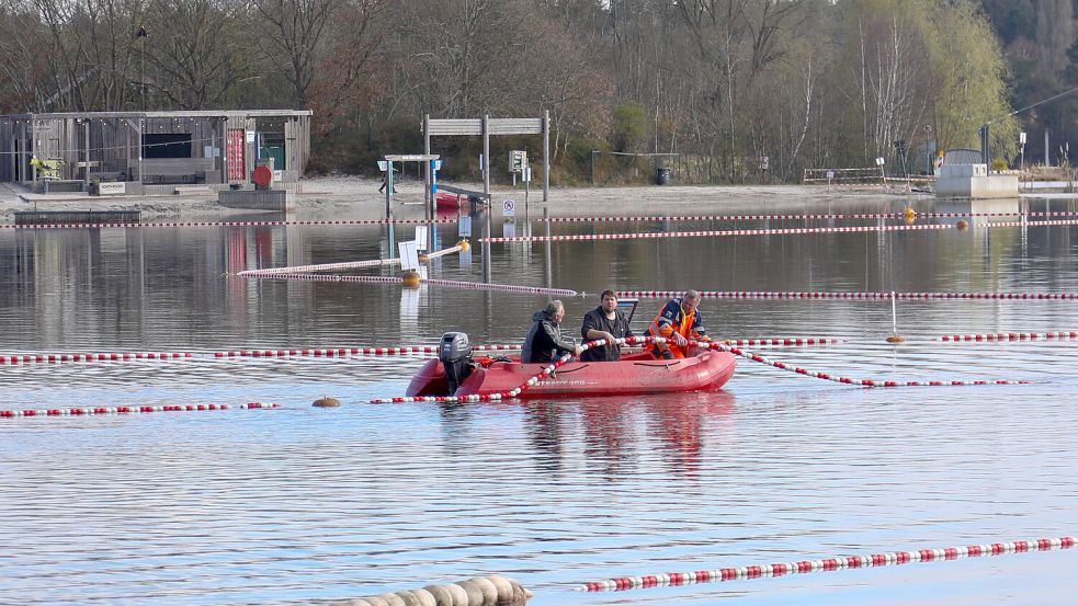 Trennleinen trennen wieder den Schwimmbereich ab. Foto: Romuald Banik