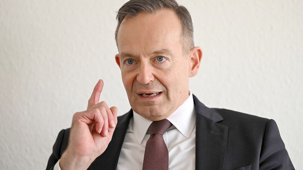 Ein Personalwechsel würde die Sache nicht besser machen - so sieht es der scheidende Verkehrsminister Volker Wissing. (Archivbild) Foto: Arne Dedert/dpa