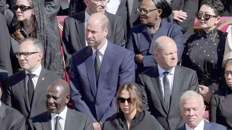 Prinz William ist neben Bundeskanzler Olaf Scholz. Foto: Markus Schreiber/AP/dpa