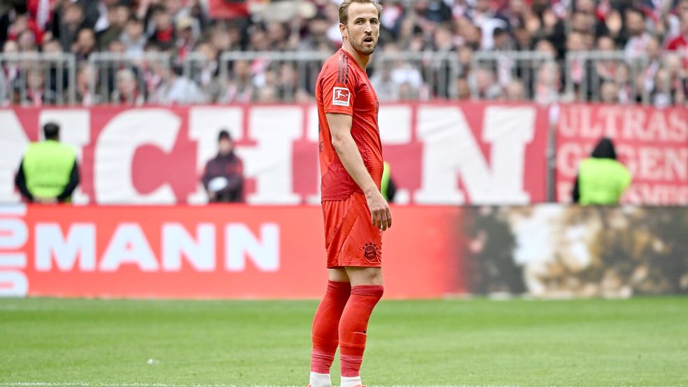 Frust nach Gelb: Harry Kane fehlt in einer Woche bei der mutmaßlichen Meisterkür gesperrt. Foto: Peter Kneffel/dpa