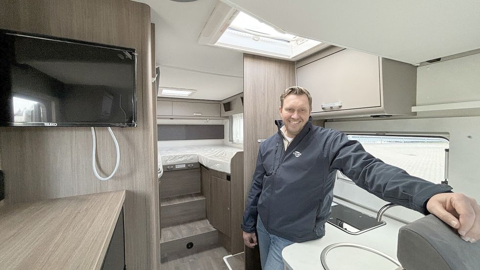Jan Janssen aus Großheide zeigte drei Wohnmobile. Foto: Karin Böhmer