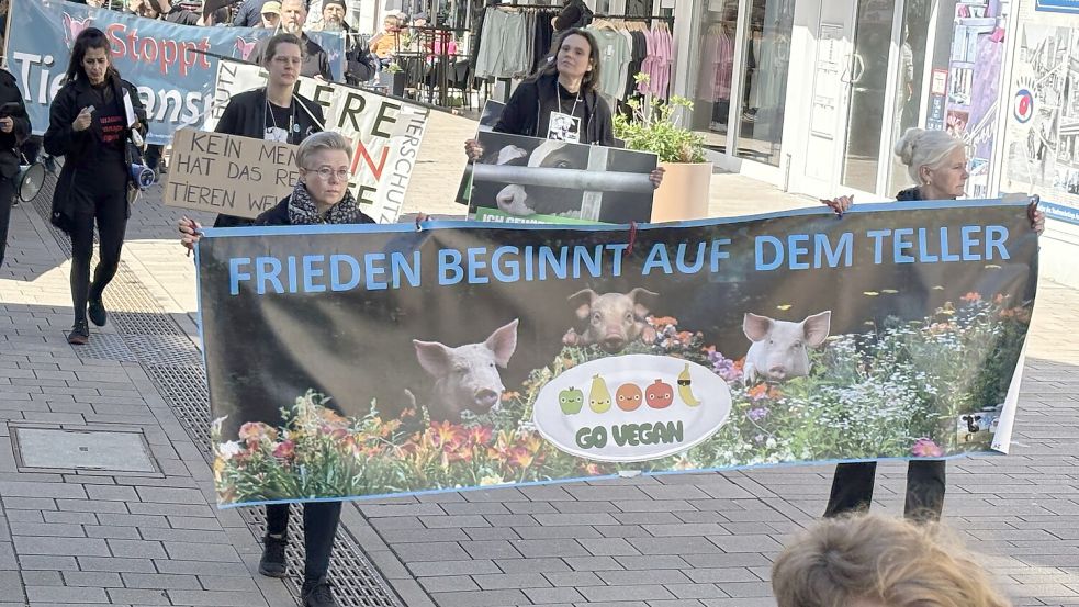 Wer Tiere schützen will, sollte sie nicht essen, meinen die Tierschützer.
