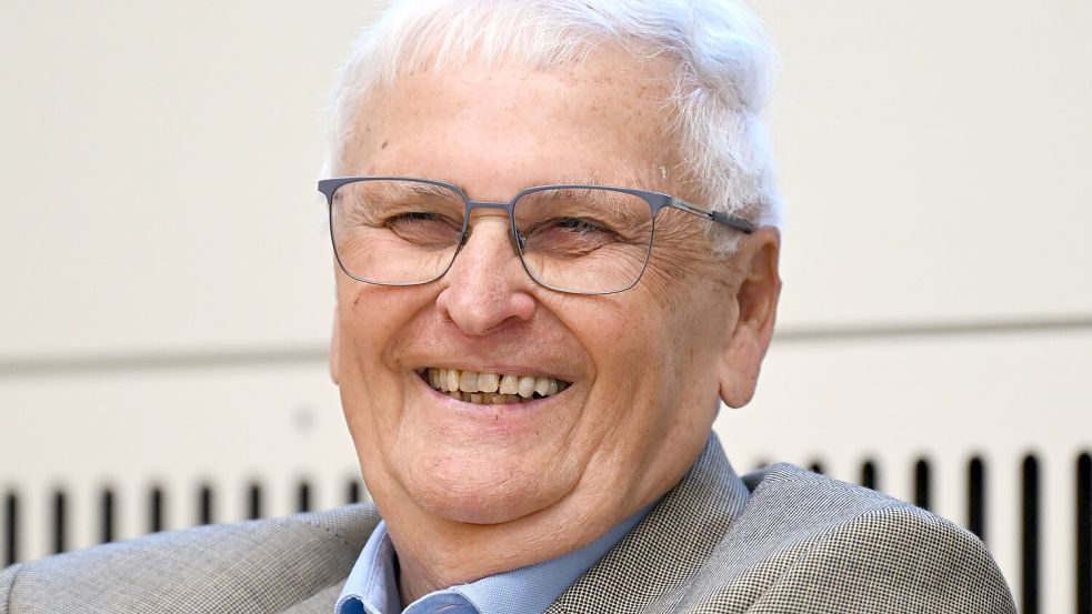 Gut gelaunt vor Gericht: Theo Zwanziger Foto: Arne Dedert/dpa/POOL/dpa