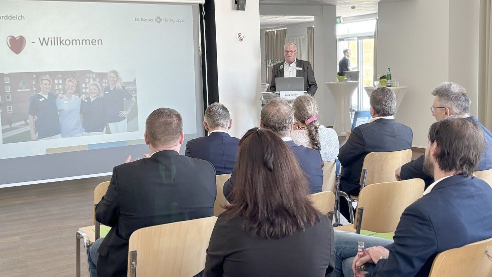 Die Veranstaltung zur Pflegeoffensive fand im Lesesaal in Norddeich statt. Foto: Rebecca Kresse