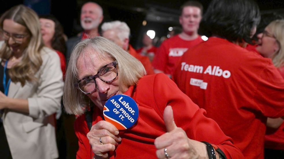 Labor-Anhänger brachen in Jubel aus. Foto: Dean Lewins/AAP/dpa