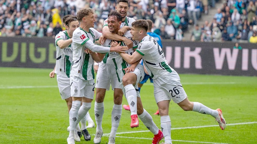Chiarodias erstes Tor für Borussia. Foto: David Inderlied/dpa