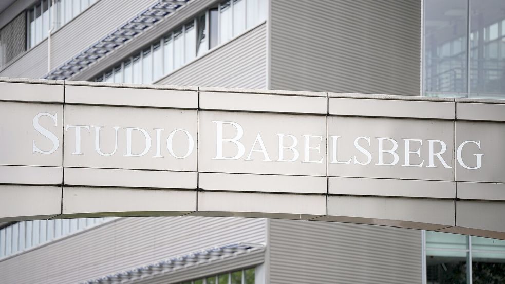 Man beobachte die Lage, heißt es aus dem Filmstudio Babelsberg. (Archivbild) Foto: Soeren Stache/dpa
