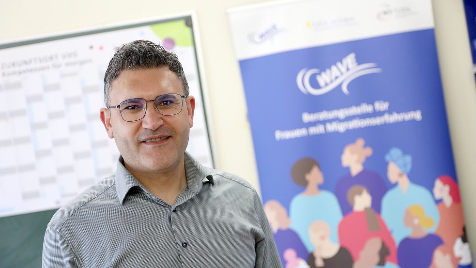 Mahmoud Mahmed ist seit März als ehrenamtlicher Ausländer- und Flüchtlingsbeauftragter des Landkreises Aurich tätig. Foto: Romuald Banik