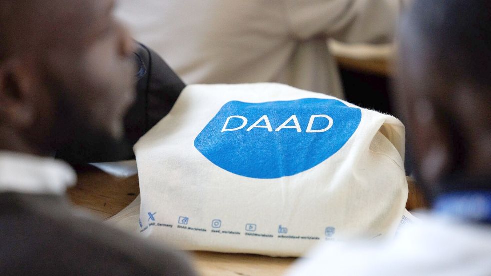 Der DAAD rechnet damit, dass das Interesse am Forschungsstandort Deutschland steigt (Symbolbild). Foto: Friso Gentsch/dpa