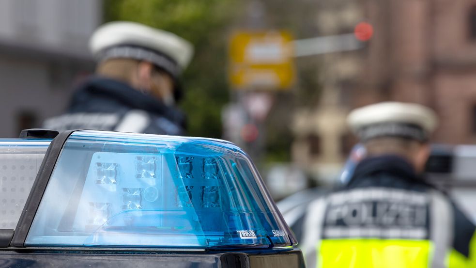 Die Polizei ermittelt im Fall der 19-Jährigen aus Aurich, die tot in einem Weinberg in Stuttgart gefunden wurde. Noch ist unklar, woran die Frau starb. Symbolfoto: Philipp von Ditfurth/dpa