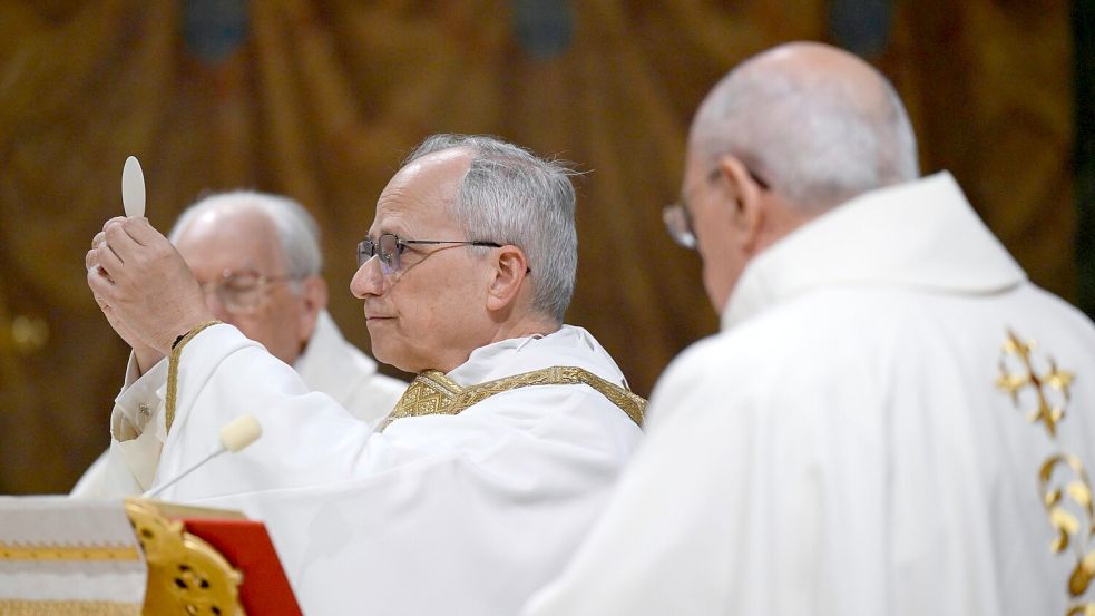 Der neue Papst Leo XIV. hat vor KI gewarnt. Foto: Uncredited/Vatican media/AP/dpa