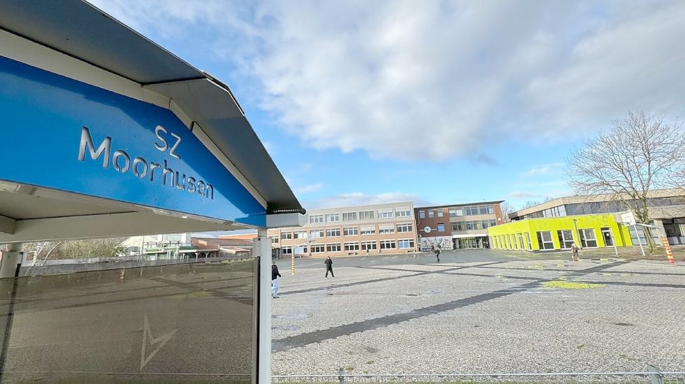Die IGS in Moorhusen. Derzeit wird der Schulhof umgestaltet. Foto: Holger Janssen