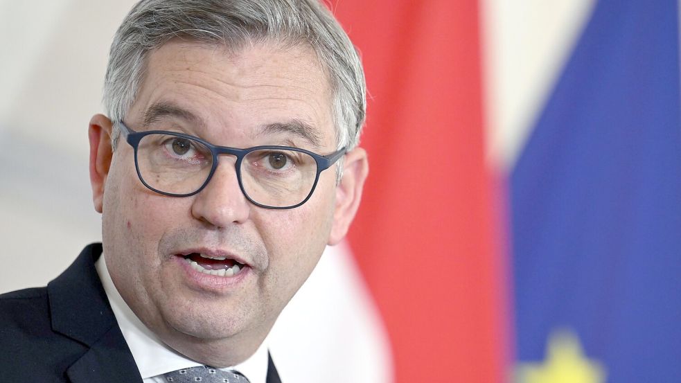 EU-Innenkommissar Brunner sieht die EU beim Schutz der Außengrenzen auf gutem Weg. (Archivbild) Foto: Hans Klaus Techt/APA/dpa