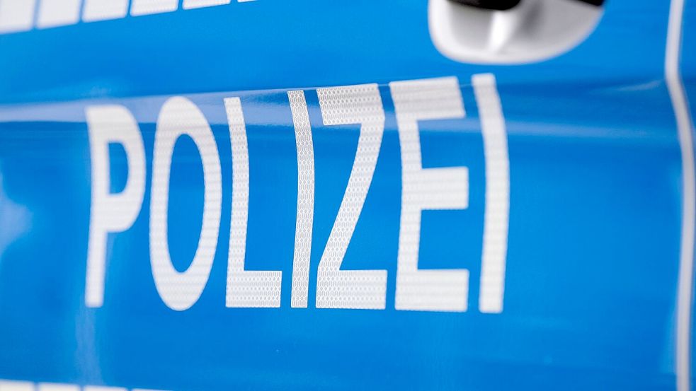 Die Polizei hatte zwei Tote in einer Wohnung in Lahr entdeckt. (Symbolbild) Foto: Boris Roessler/dpa