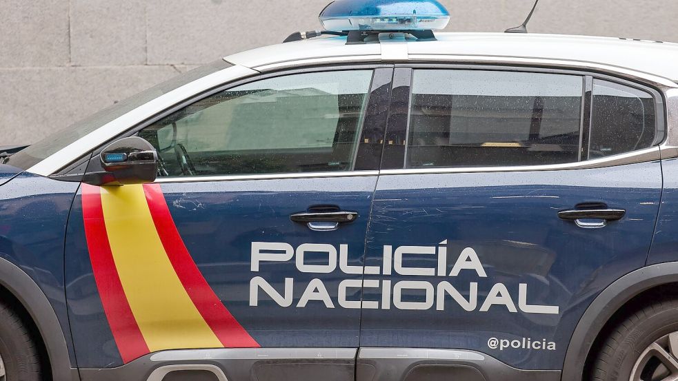 Ein Auto ist in Barcelona eine wartende Menge von Fußballfans gefahren. Dabei wurden nach Angaben der Polizei 13 Menschen verletzt. Die Polizei geht von einem Unfall aus. (Archivbild) Foto: Jan Woitas/dpa