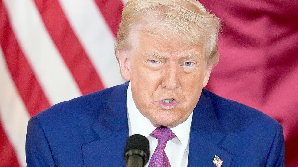 Apple könne Geräte auch in Indien bauen - aber nur für den dortigen Markt, sagt Trump. (Archivbild) Foto: Alex Brandon/AP/dpa