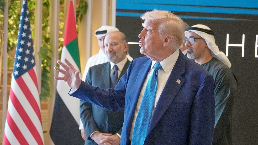 US-Präsident Trump will wegen der Geburt eines Enkels schnell heimkehren von seiner Nahost-Reise - und keinen Abstecher zu den Ukraine-Gesprächen in der Türkei machen. Foto: Altaf Qadri/AP/dpa