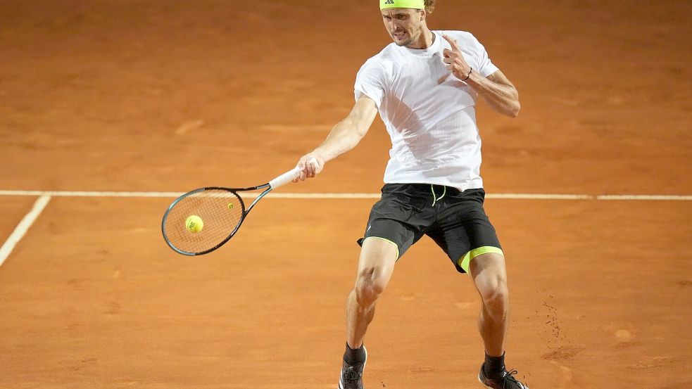 Alexander Zverev spielt überraschend doch am Hamburger Rothenbaum. Foto: Alessandra Tarantino/AP/dpa