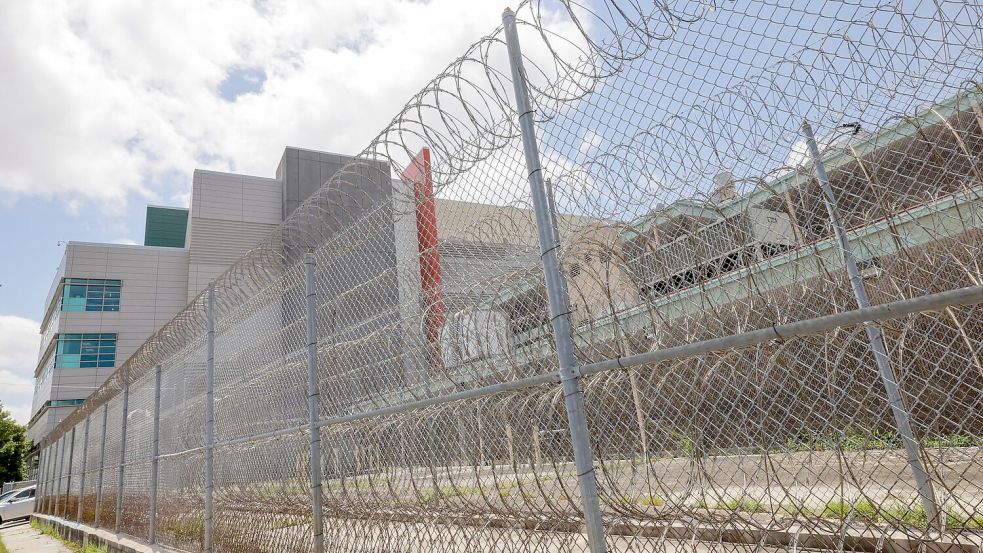 Nach einem Gefängnisausbruch sind immer noch mehrere Männer in den USA auf der Flucht. Foto: Brett Duke/The Advocate/AP/dpa