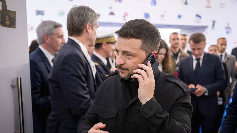 Selenskyj fordert die Verbündeten seines Landes zu mehr Druck auf Russland auf, damit das Töten ein Ende hat. Foto: Leon Neal/Getty Pool via AP/dpa