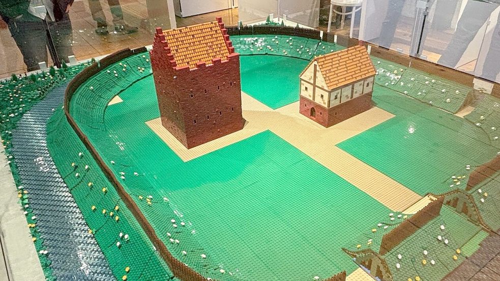 Die Auricher Burg ist noch nicht fertig gebaut. Foto: Lasse Paulsen
