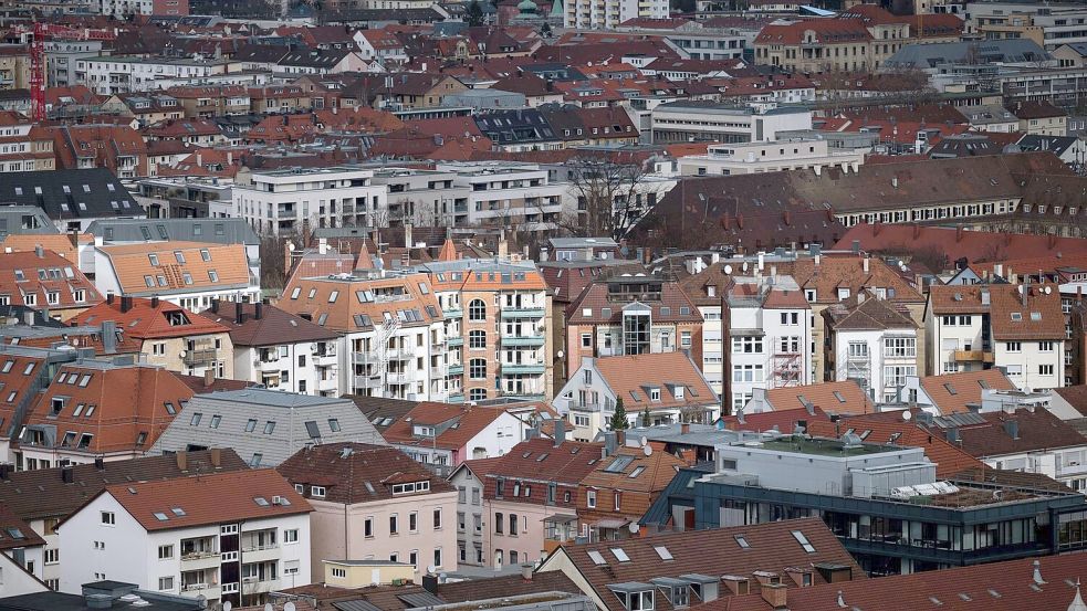 In Metropolen wie Stuttgart sind Wohnungen knapp und teuer. Foto: Marijan Murat/dpa