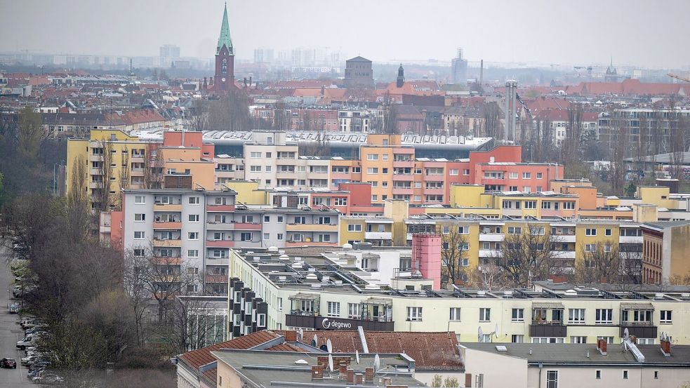 Stadtviertel in Berlin: Gerade in Großstädten wohnen Menschen oft auf engem Raum. Foto: Monika Skolimowska/dpa