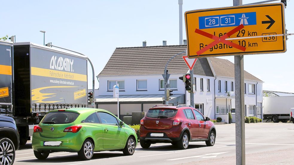 Bald ist die Bundesstraße 436 zwischen Bagband und Wiesmoor wieder ohne Einschränkungen befahrbar. Foto: Nicole Böning