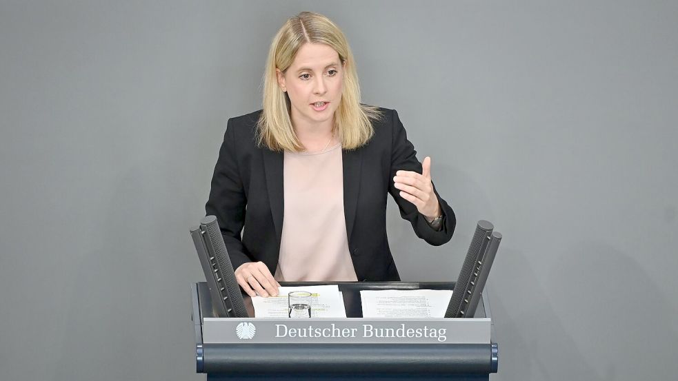 Bundesbauministerin Verena Hubertz will den Wohnungsbau ankurbeln (Archivbild) Foto: Katharina Kausche/dpa