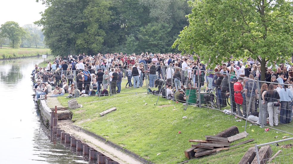Im vergangenen Jahr feierten zwischenzeitlich 6000 Menschen auf den Flächen am Kanal. Foto: Heino Hermanns