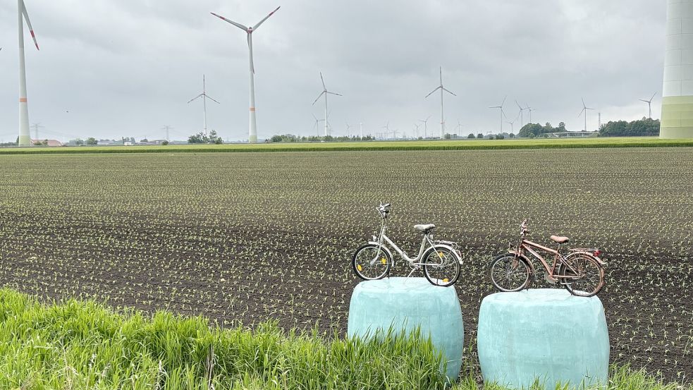 Diese zwei Räder stehen im Bereich der Autobahnauffahrt an der L1. Foto: Karin Böhmer
