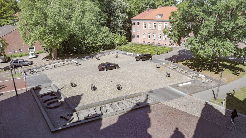 Das stilisierte Hafenbecken am Ende des Georgswalls ist schon länger ein Ärgernis. Nun soll es einer Neugestaltung weichen. Foto: Romuald Banik