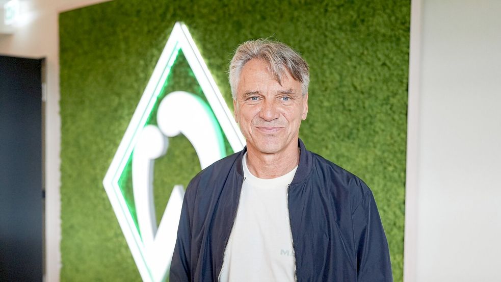 Horst Steffen wird als neuer Werder-Trainer präsentiert. Foto: Werder Bremen/dpa