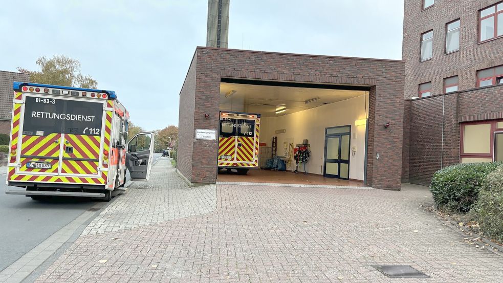 Die Einfahrt zur Notaufnahme des Klinikums Emden für Rettungswagen.Foto: Stephanie Schuurmann