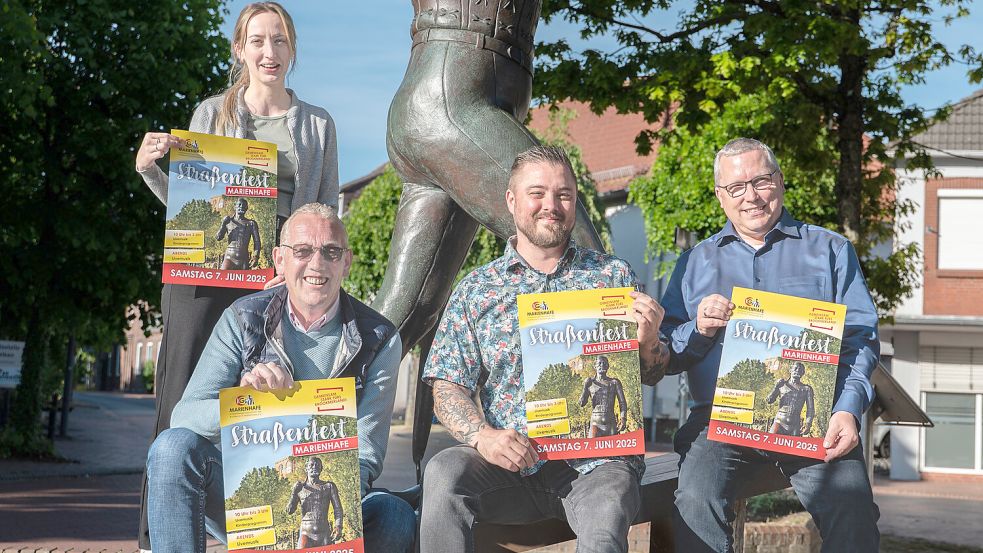 Die IG-Vertreter Pia Schliffke (von links), Manfred Kruse, Peter Schliffke und Jochen Toben stellten das Programm des Straßenfestes vor. Foto: Folkert Bents