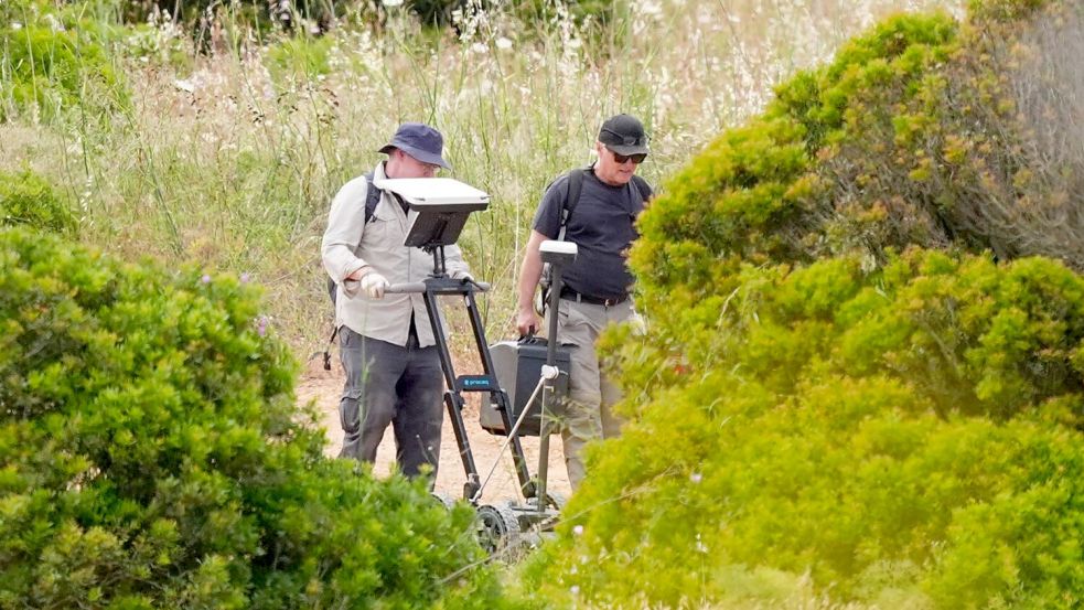 Deutsche und portugiesische Polizisten suchen erneut nach der seit 2007 verschwundenen Maddie. Dabei kommt modernste Technik zum Einsatz. Foto: James Manning/PA Wire/dpa