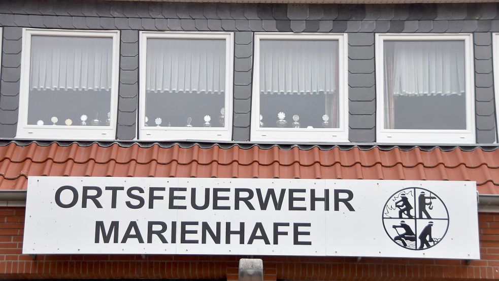 Die Feuerwehr Marienhafe hat erreicht, dass für sie ein weiteres Löschgruppenfahrzeug des Typs LF 20 bestellt wird. Foto: Thomas Dirks