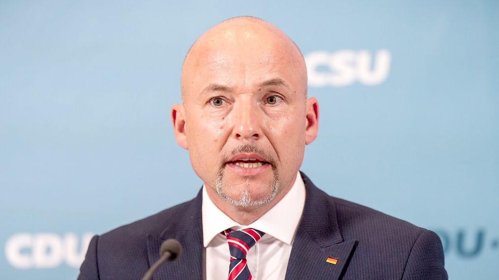 Erhebt schwere Vorwürfe gegen Pro Asyl: CSU-Landesgruppenchef Alexander Hoffmann. (Archivbild) Foto: Michael Kappeler/dpa