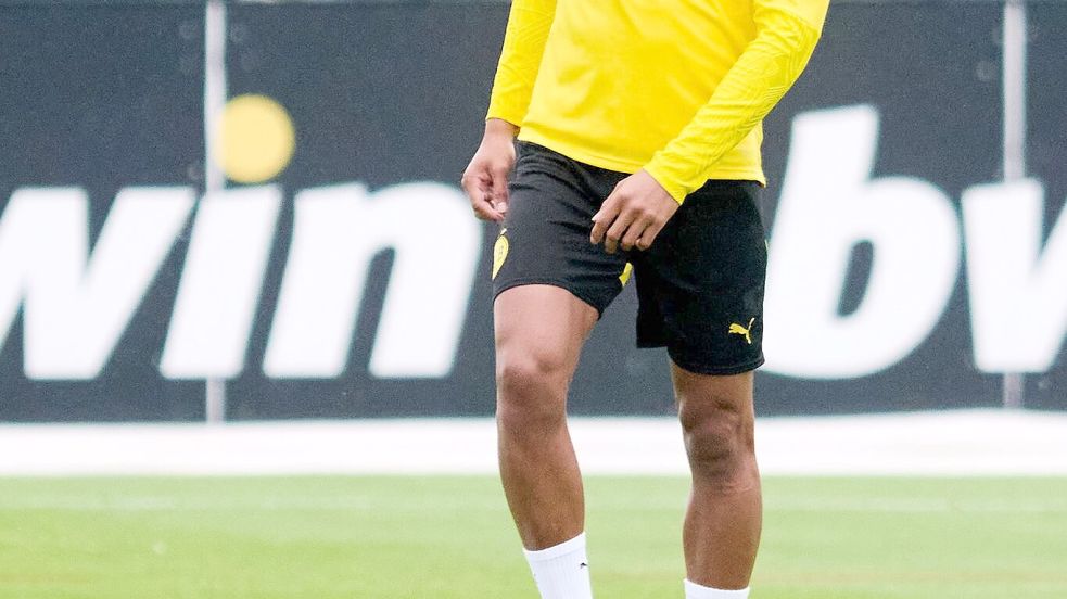 Jobe Bellingham, hier beim ersten Training in Dortmund, wird bei der Club-WM erstmals für den BVB auflaufen. Foto: Bernd Thissen/dpa